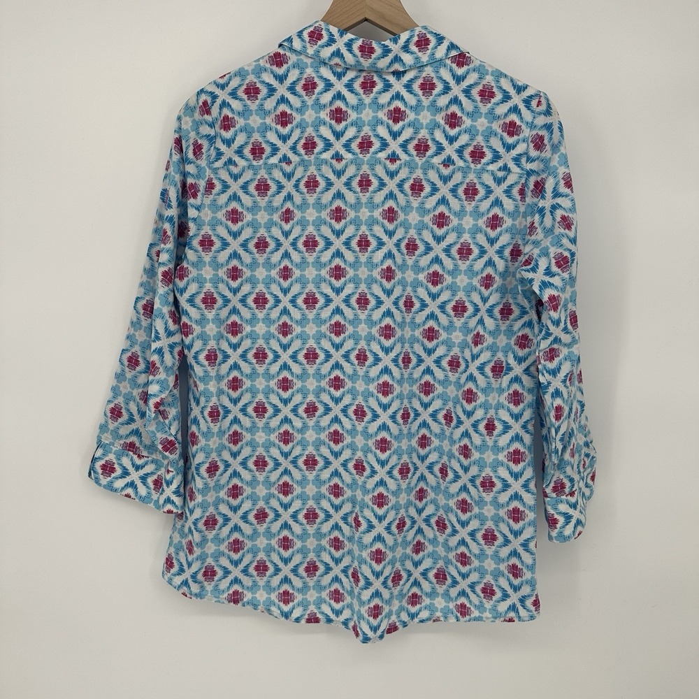 Foxcroft Sz 8 Blue Pink Ikat Blouse Wrinkle Free V Neck Tunic Top 3/4 Tulip Cuff - Picture 2 of 7